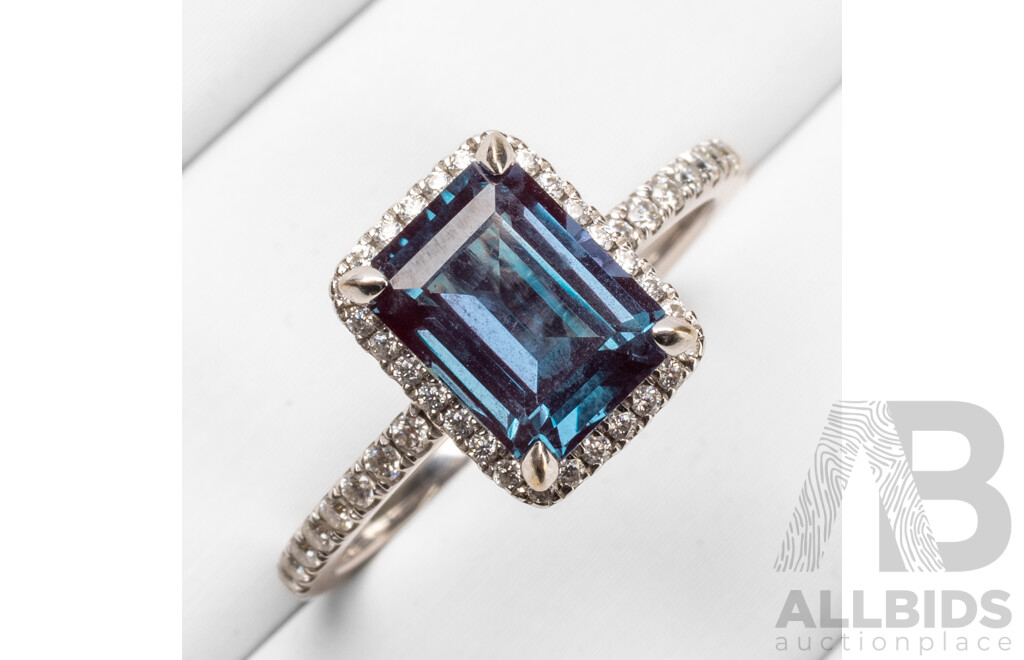 18ct White Gold Sapphire & Diamonds Engagement Ring - Size N