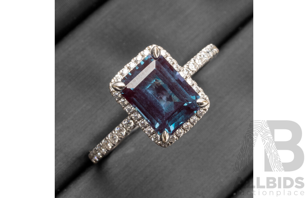 18ct White Gold Sapphire & Diamonds Engagement Ring - Size N