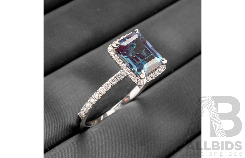 18ct White Gold Sapphire & Diamonds Engagement Ring - Size N