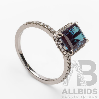 18ct White Gold Sapphire & Diamonds Engagement Ring - Size N