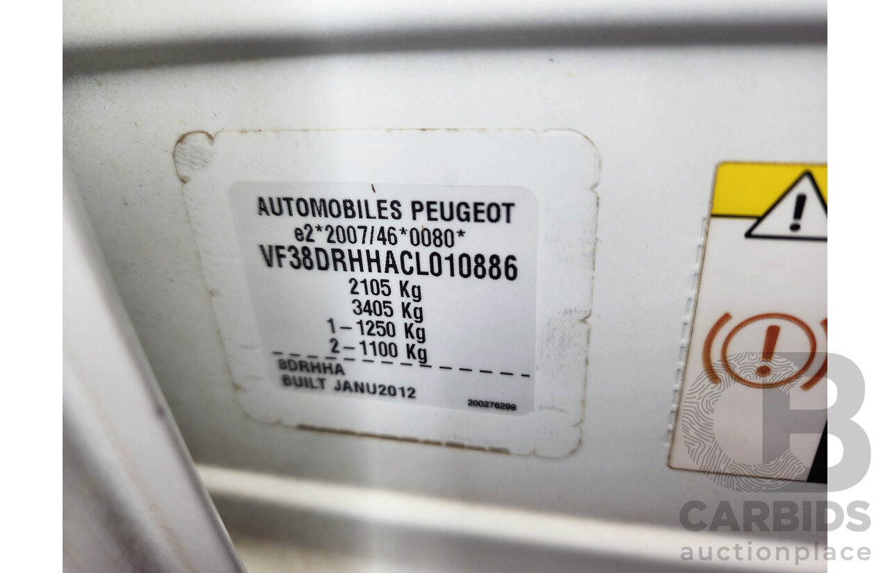 04/2012 Peugeot 508 Allure HDi Touring  4d Wagon White 2.0L