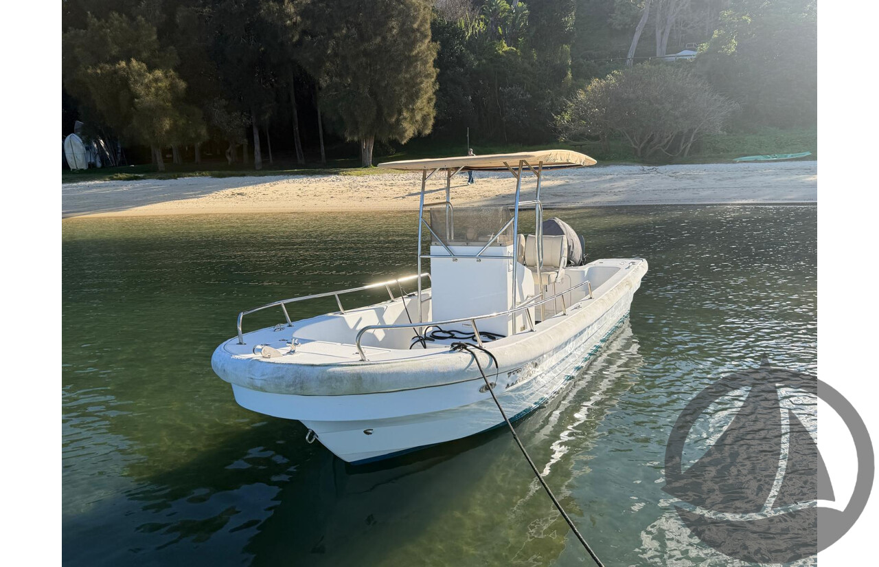 NO RESERVE - 2014 Panga 5.8m Center Console, 100hp Yamaha 4 Stroke