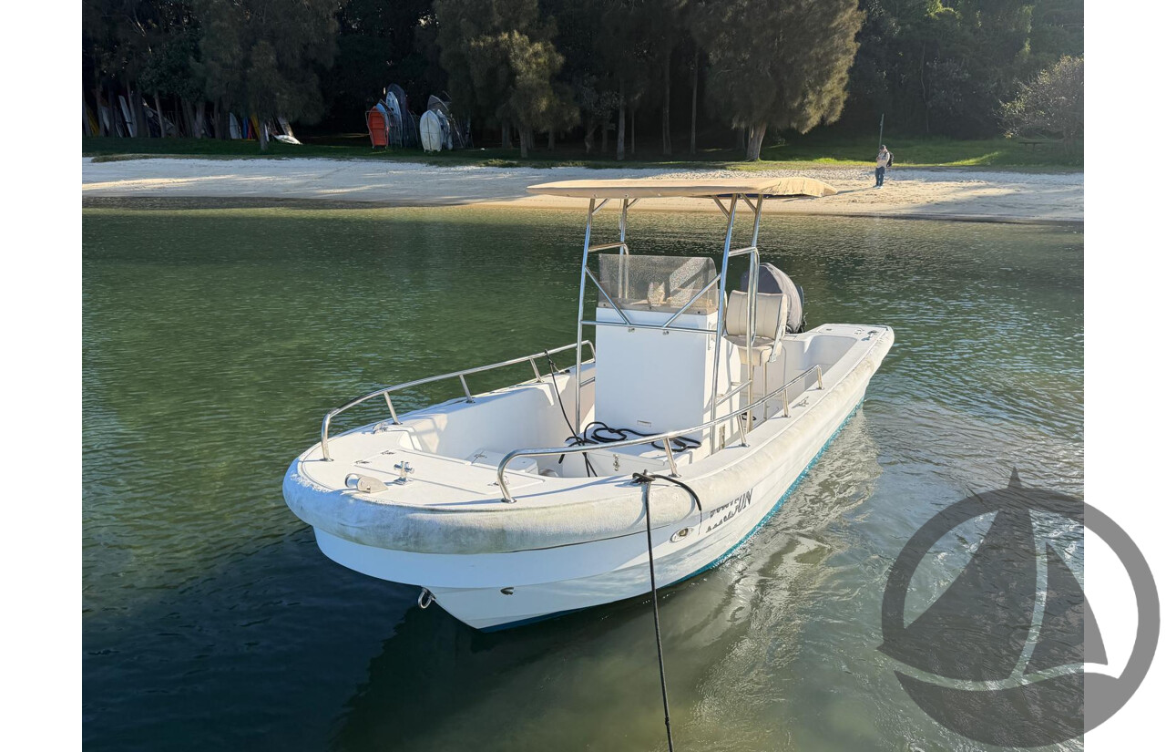 NO RESERVE - 2014 Panga 5.8m Center Console, 100hp Yamaha 4 Stroke