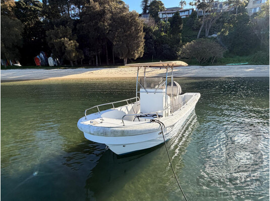NO RESERVE - 2014 Panga 5.8m Center Console, 100hp Yamaha 4 Stroke