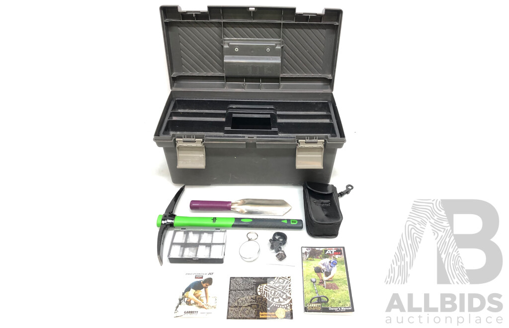 Garrett at Max All Terrain VLF Metal Detector Kit and Accessories