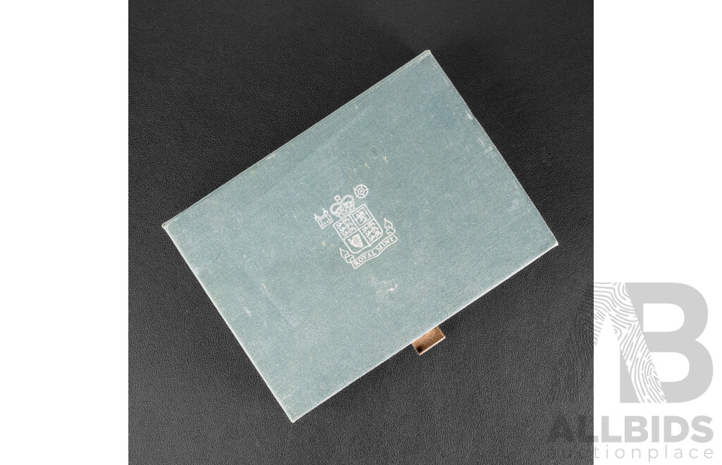 United Kingdom Royal Mint Eight Coin Set, QE2