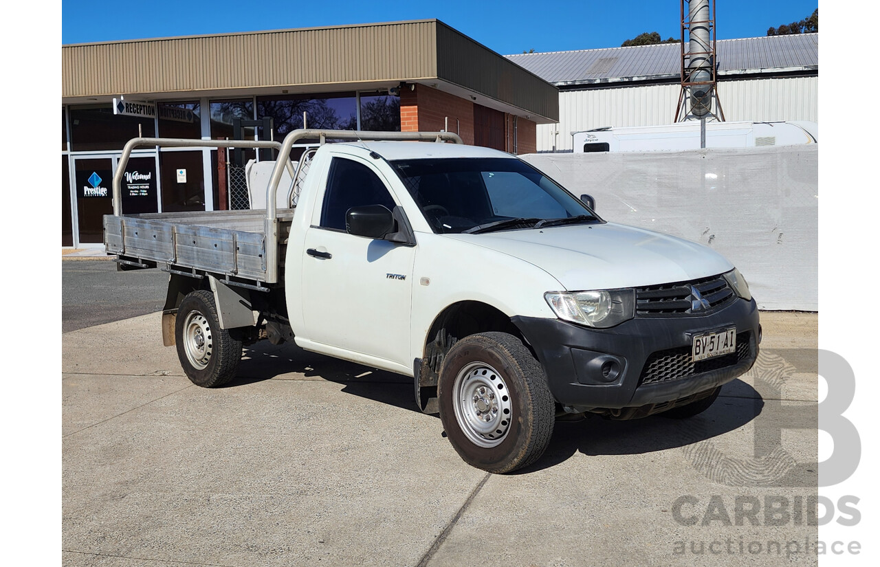 05/2013 Mitsubishi Triton GL MN MY13 C/Chas White 2.4L