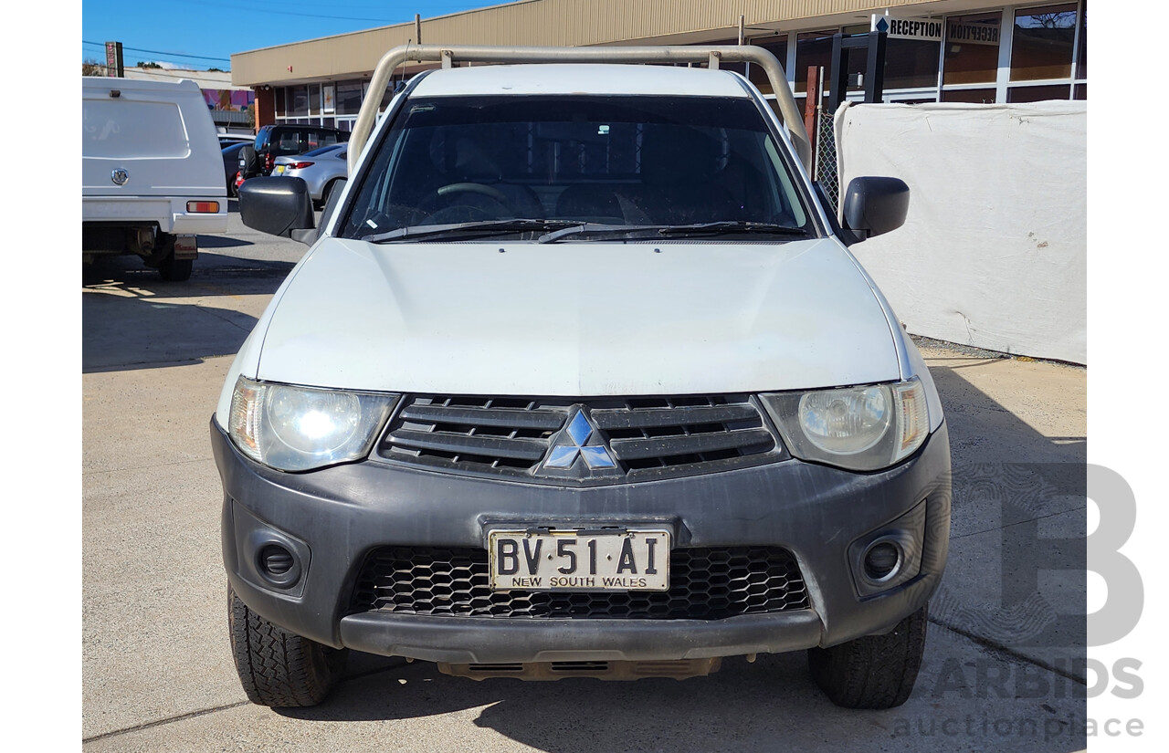 05/2013 Mitsubishi Triton GL MN MY13 C/Chas White 2.4L