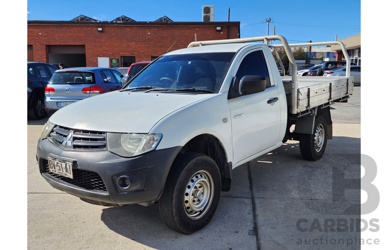 05/2013 Mitsubishi Triton GL MN MY13 C/Chas White 2.4L