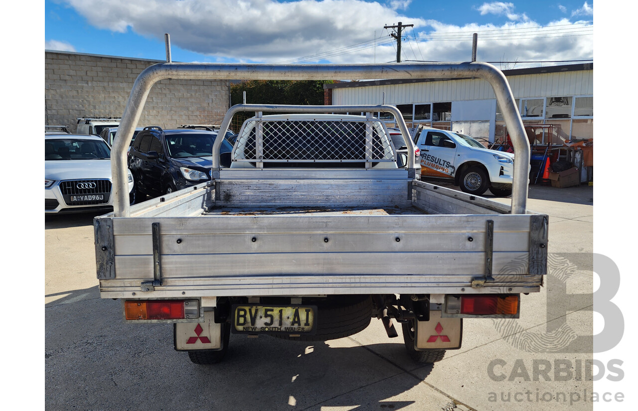 05/2013 Mitsubishi Triton GL MN MY13 C/Chas White 2.4L