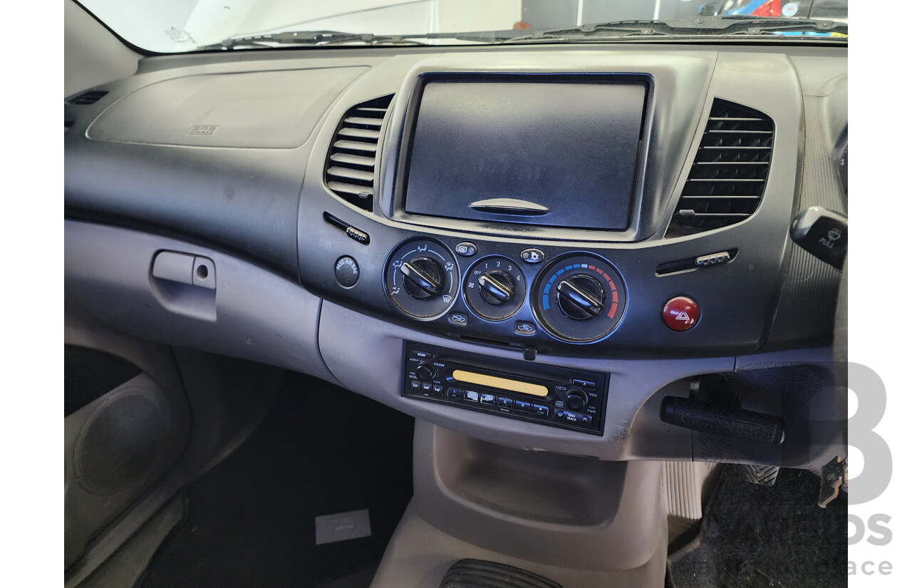 05/2013 Mitsubishi Triton GL MN MY13 C/Chas White 2.4L