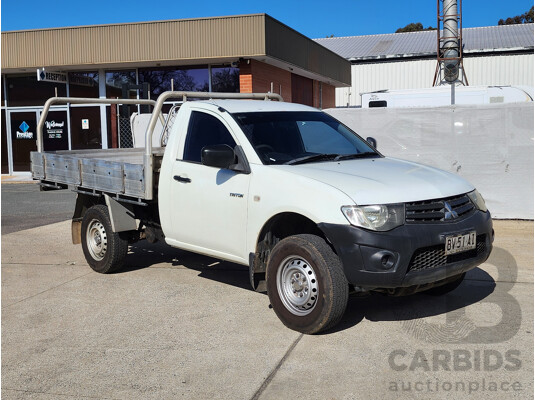 05/2013 Mitsubishi Triton GL MN MY13 C/Chas White 2.4L