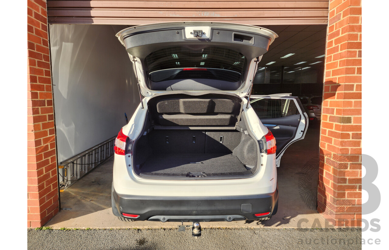 03/2016 Nissan Qashqai TI (4x2) J11 4d Wagon White 2.0L