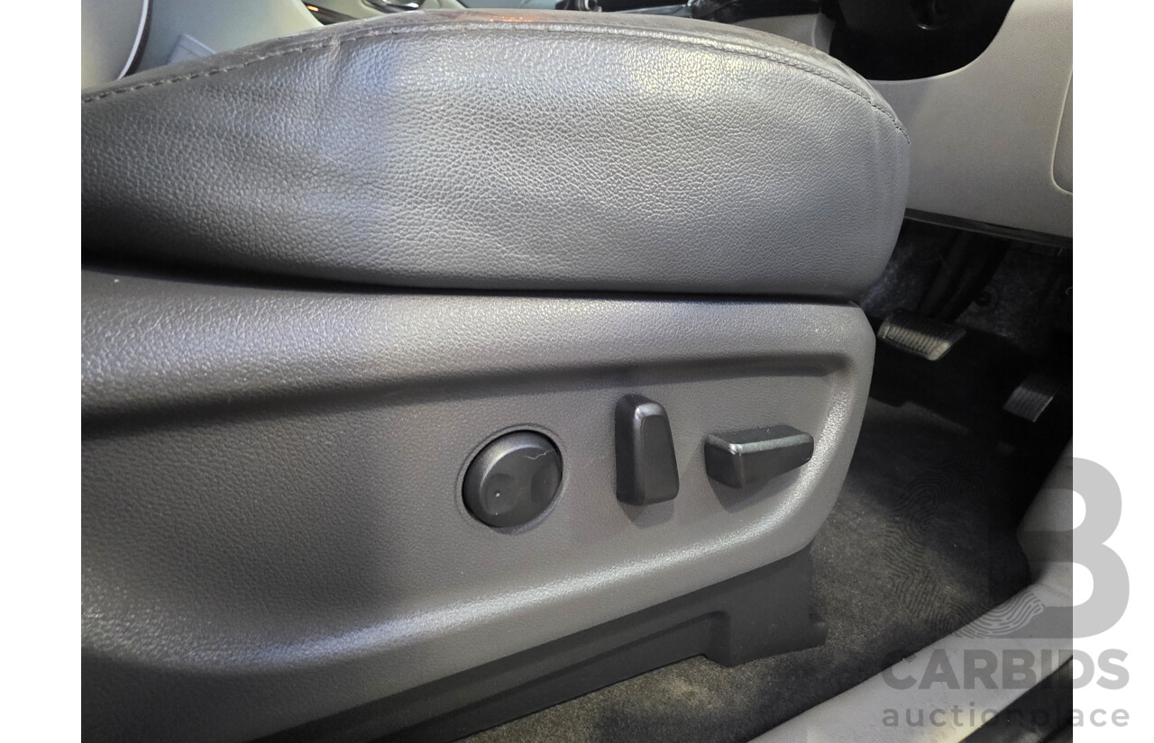 8/2015 Kia Carnival SLi YP MY16 4d Wagon Blue 3.3L
