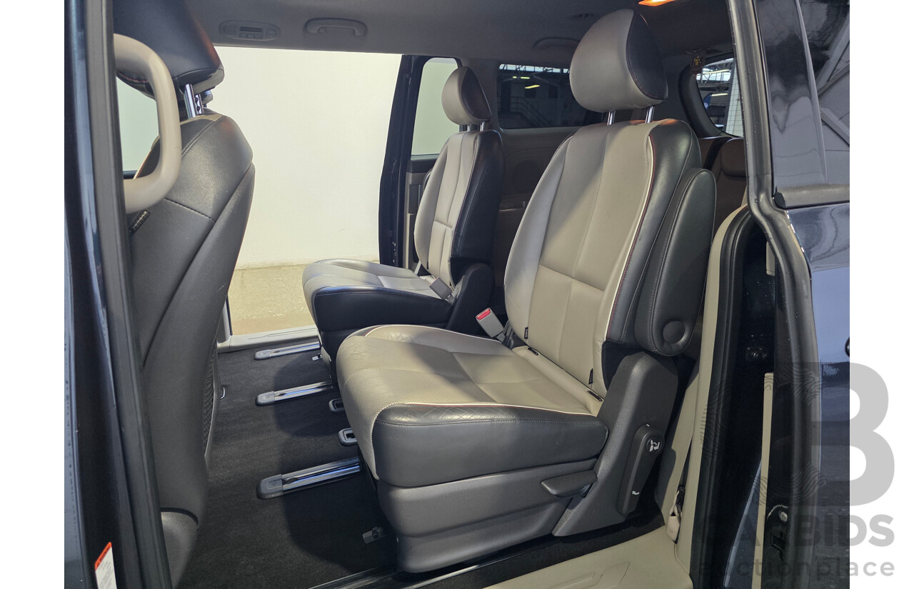 8/2015 Kia Carnival SLi YP MY16 4d Wagon Blue 3.3L