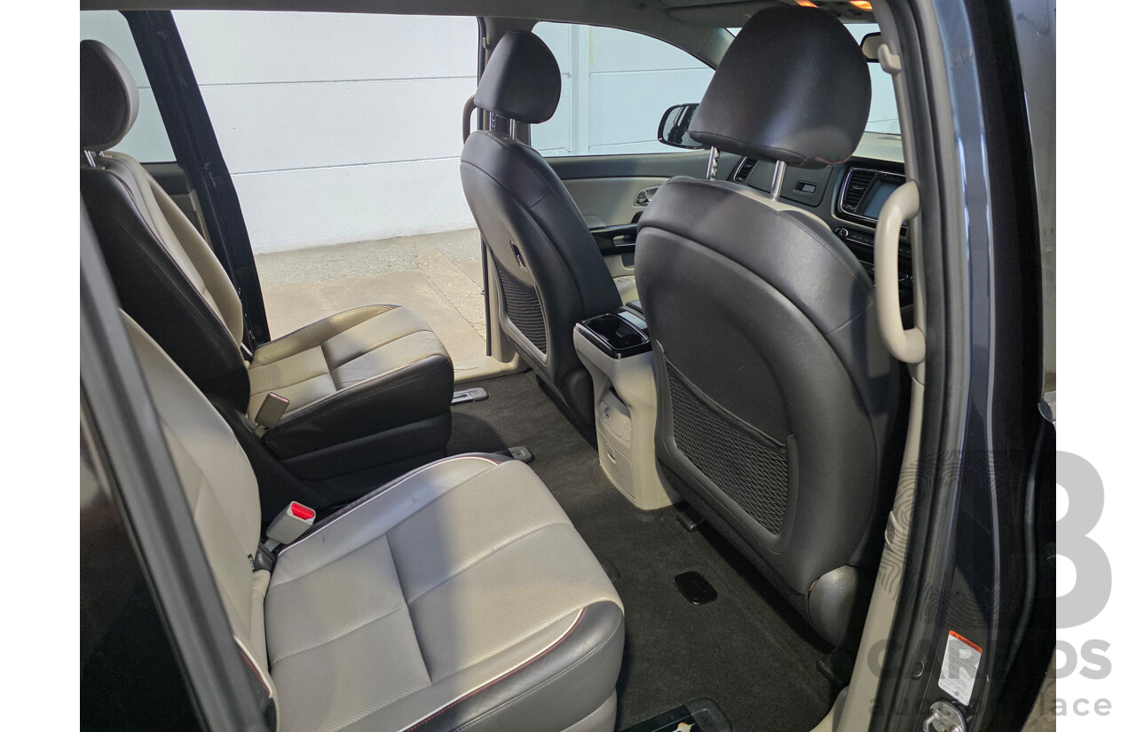 8/2015 Kia Carnival SLi YP MY16 4d Wagon Blue 3.3L