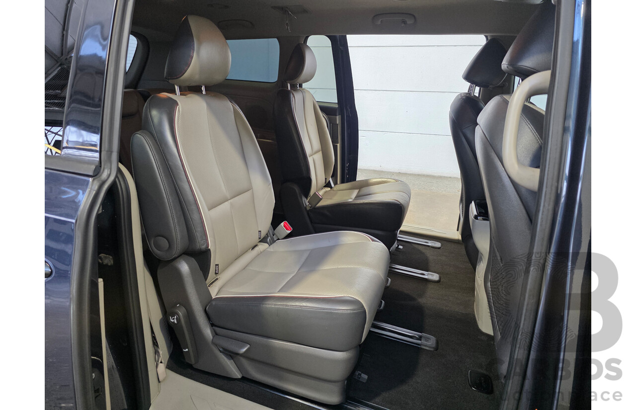 8/2015 Kia Carnival SLi YP MY16 4d Wagon Blue 3.3L