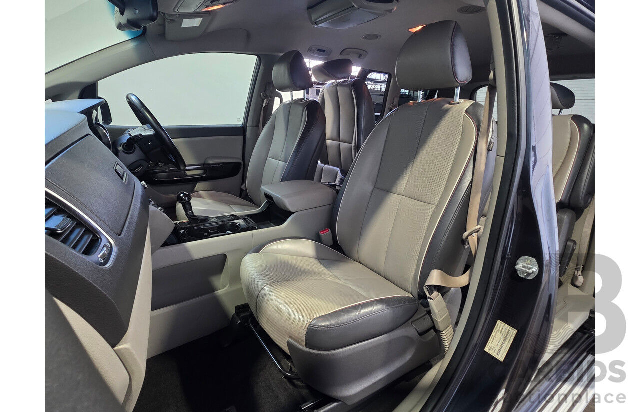 8/2015 Kia Carnival SLi YP MY16 4d Wagon Blue 3.3L