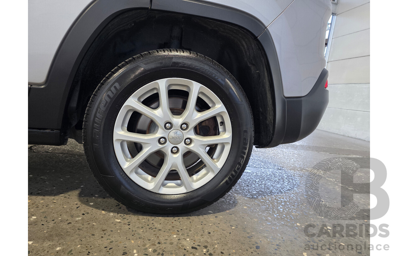 2/2015 Jeep Cherokee Longitude (4x4) KL MY15 4d Wagon Silver 3.2L