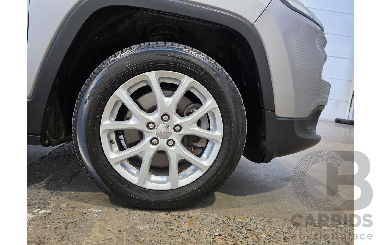 2/2015 Jeep Cherokee Longitude (4x4) KL MY15 4d Wagon Silver 3.2L