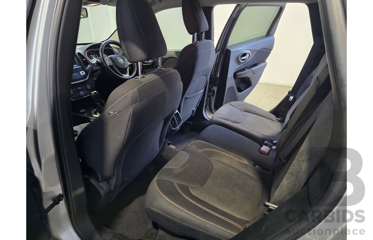 2/2015 Jeep Cherokee Longitude (4x4) KL MY15 4d Wagon Silver 3.2L
