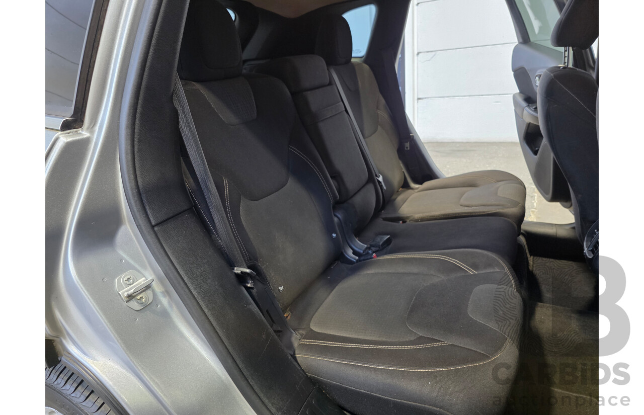 2/2015 Jeep Cherokee Longitude (4x4) KL MY15 4d Wagon Silver 3.2L