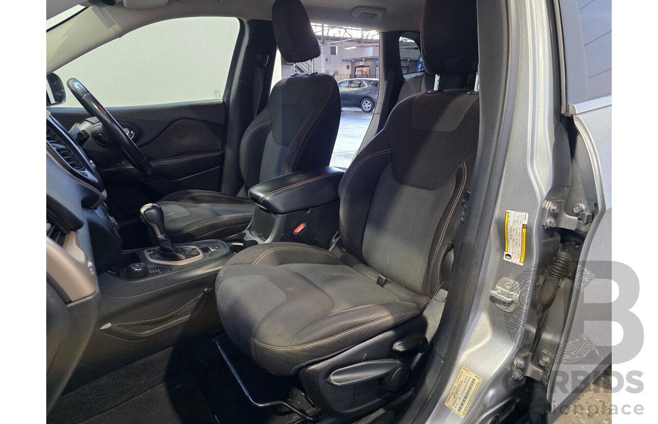 2/2015 Jeep Cherokee Longitude (4x4) KL MY15 4d Wagon Silver 3.2L