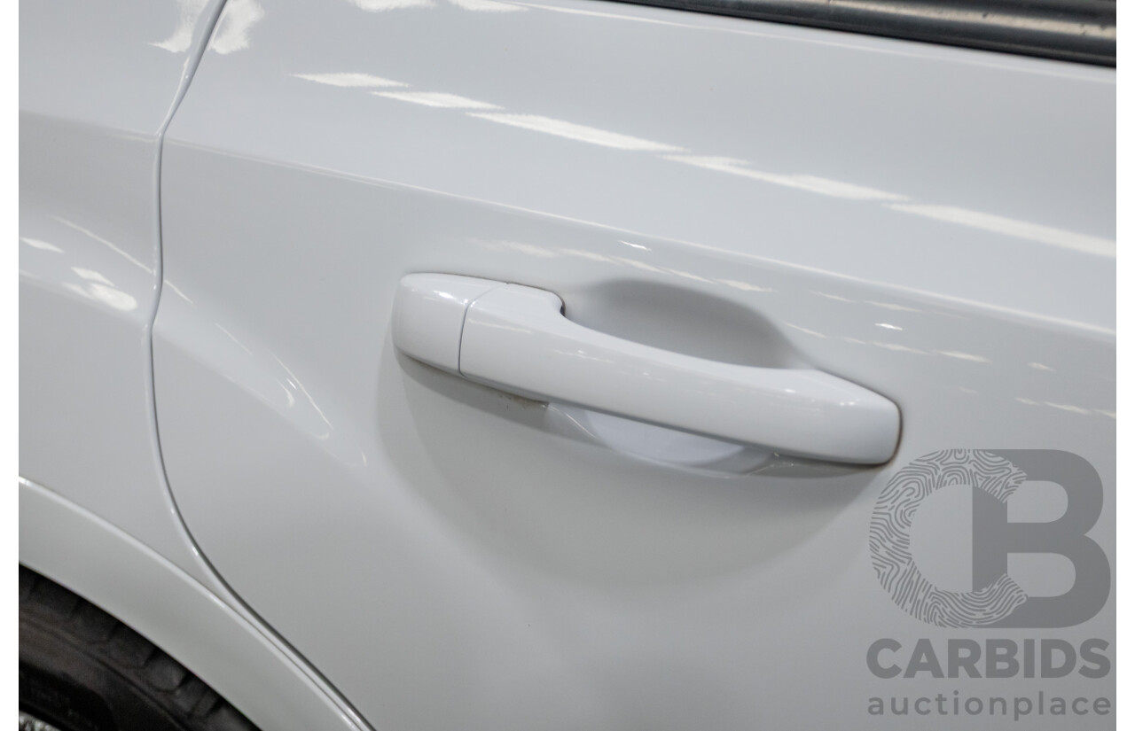 2/2015 Chrysler 300 SRT8 Core 4d Sedan Bright White V8 6.4L
