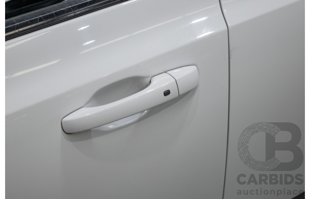 2/2015 Chrysler 300 SRT8 Core 4d Sedan Bright White V8 6.4L