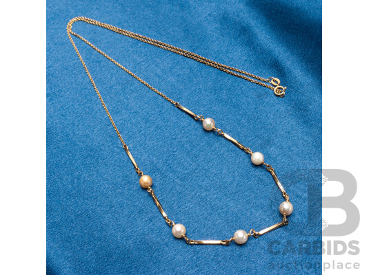 9ct Yellow Belcher & Twisted Bar Pearl Necklace. Length - 66.5cms