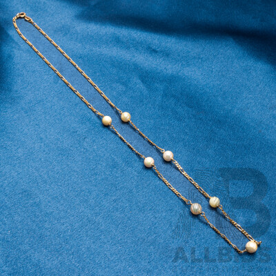 9ct Yellow Gold Figaro Necklace with Pearls. Length - 52cms