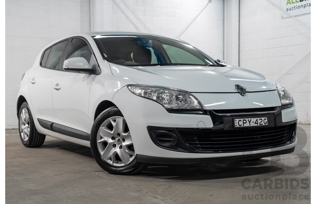 07/2013 Renault Megane Expression B95 5D Hatchback White 2.0L