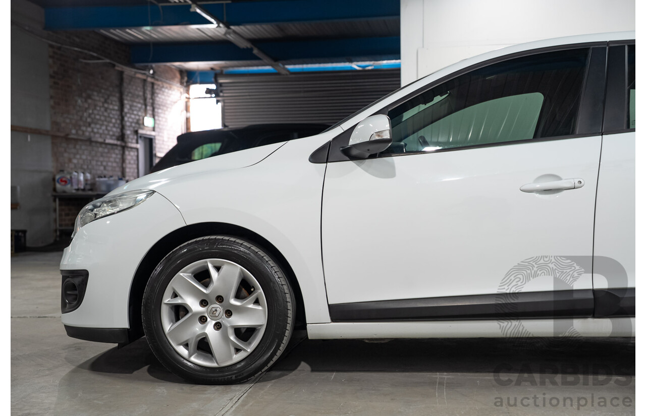 07/2013 Renault Megane Expression B95 5D Hatchback White 2.0L
