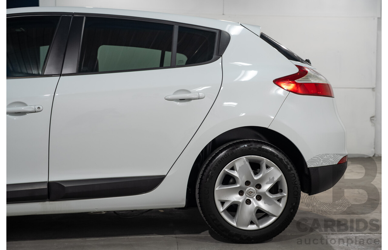 07/2013 Renault Megane Expression B95 5D Hatchback White 2.0L