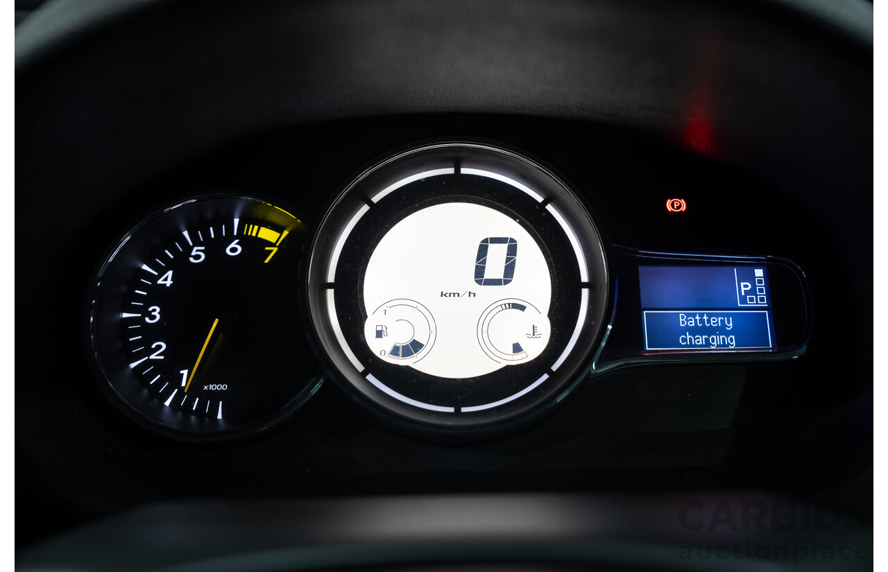 07/2013 Renault Megane Expression B95 5D Hatchback White 2.0L