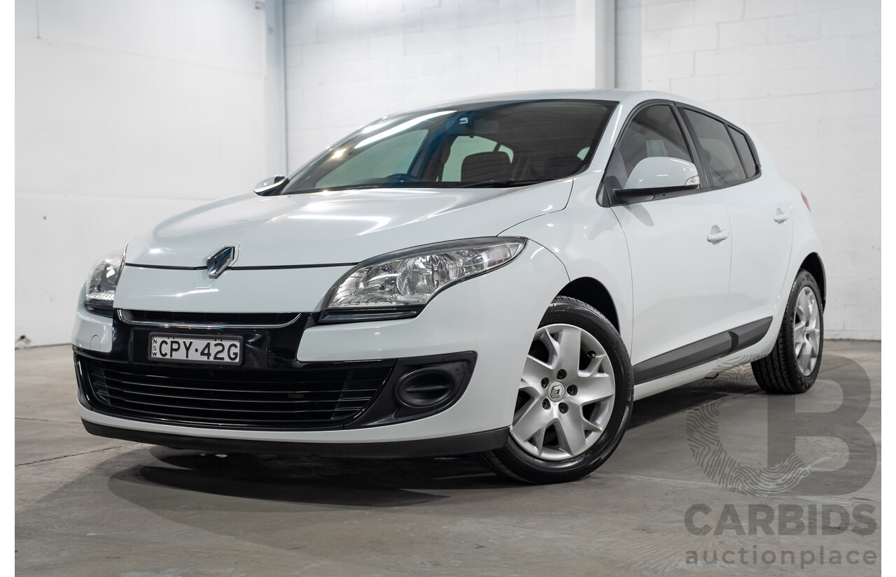 07/2013 Renault Megane Expression B95 5D Hatchback White 2.0L