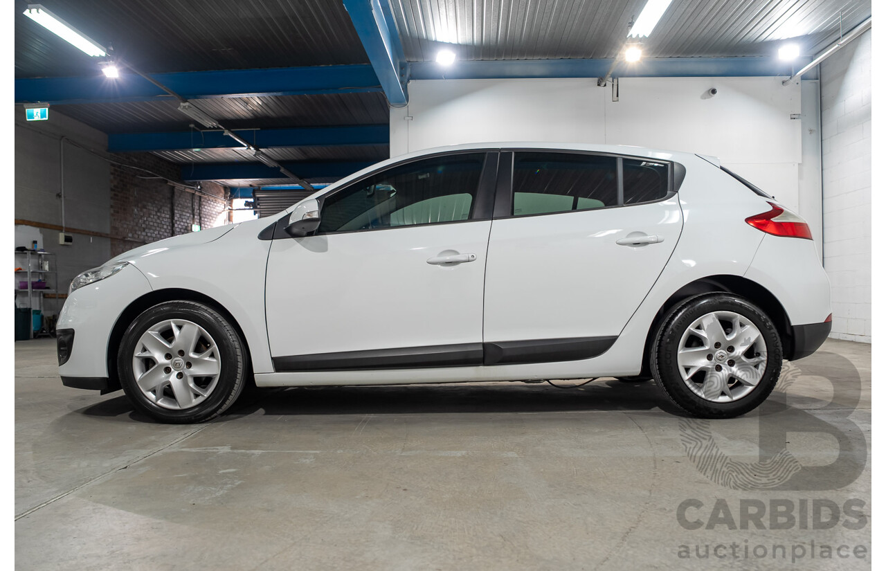07/2013 Renault Megane Expression B95 5D Hatchback White 2.0L