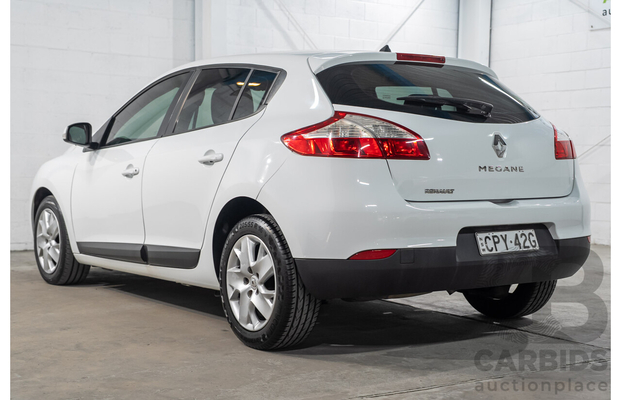 07/2013 Renault Megane Expression B95 5D Hatchback White 2.0L