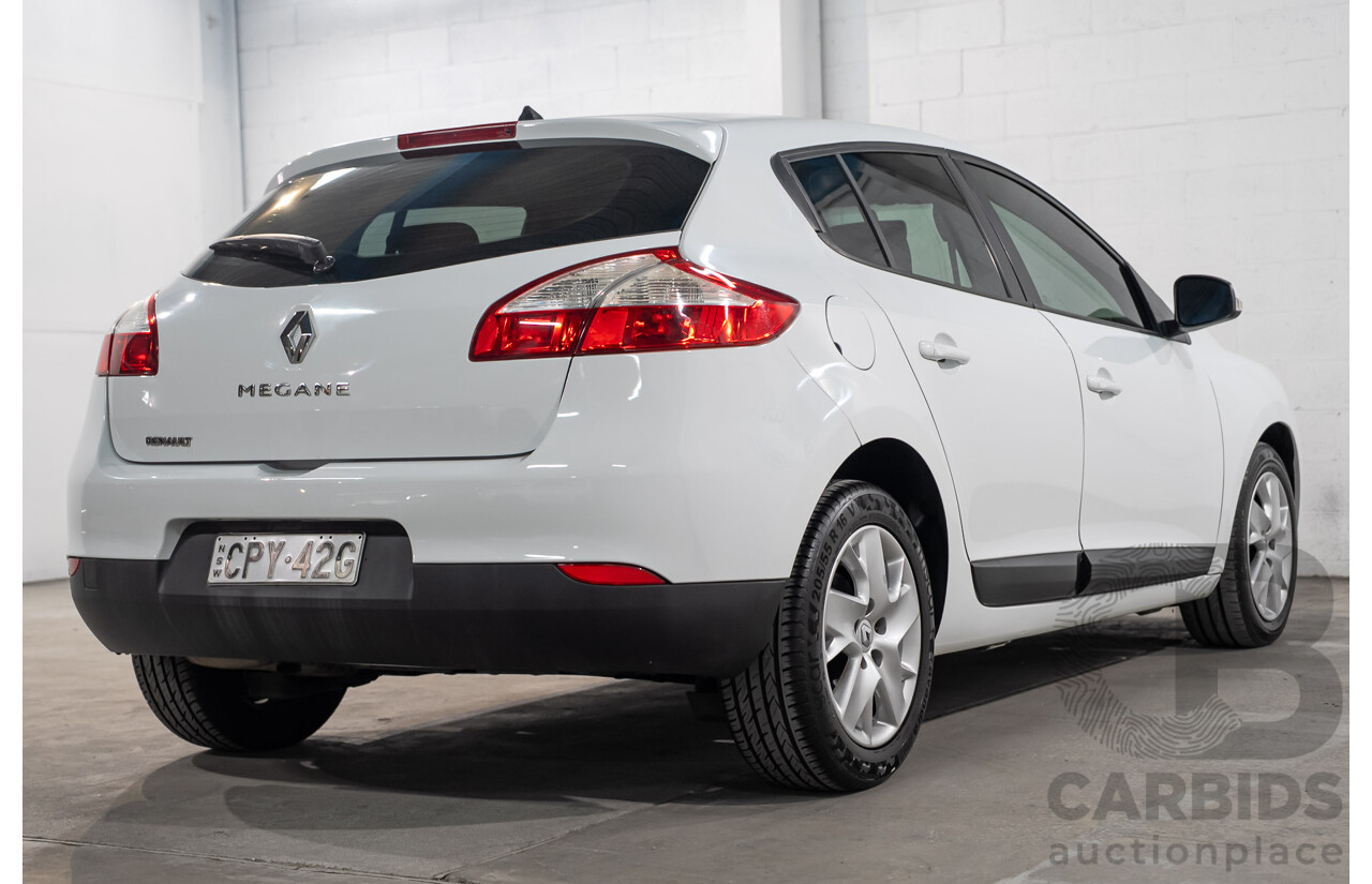 07/2013 Renault Megane Expression B95 5D Hatchback White 2.0L
