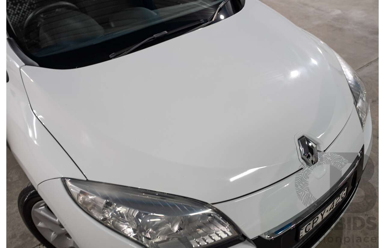 07/2013 Renault Megane Expression B95 5D Hatchback White 2.0L