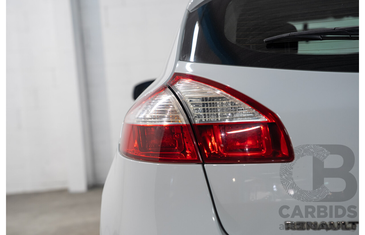 07/2013 Renault Megane Expression B95 5D Hatchback White 2.0L