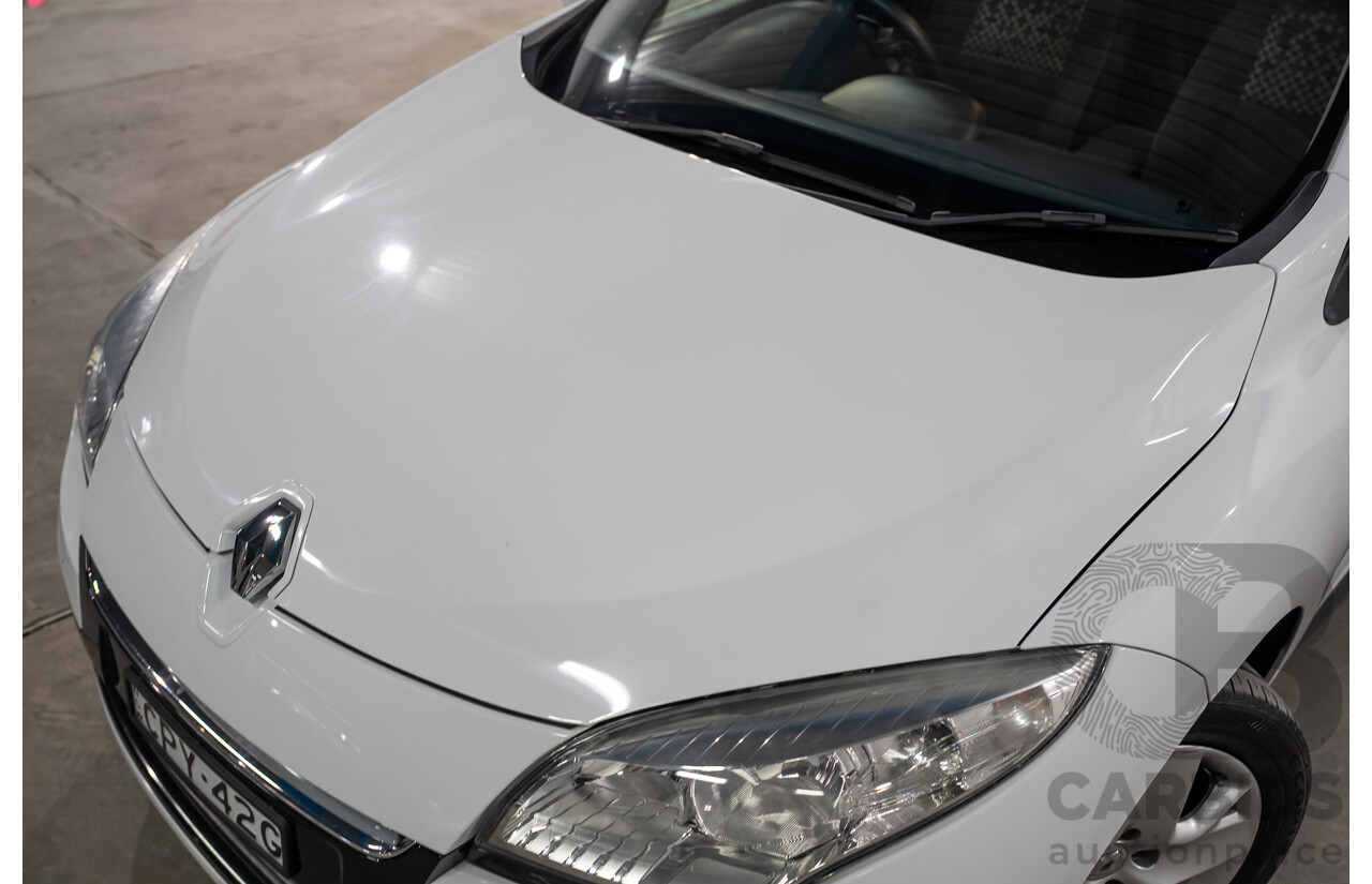 07/2013 Renault Megane Expression B95 5D Hatchback White 2.0L