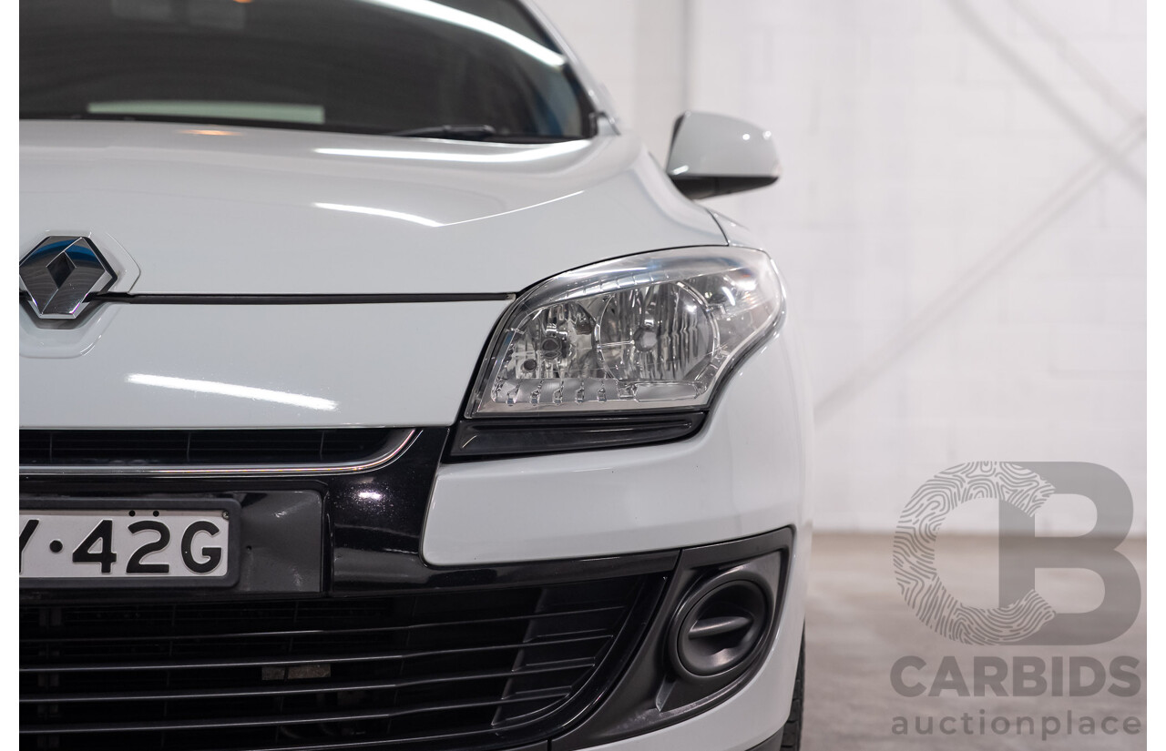 07/2013 Renault Megane Expression B95 5D Hatchback White 2.0L