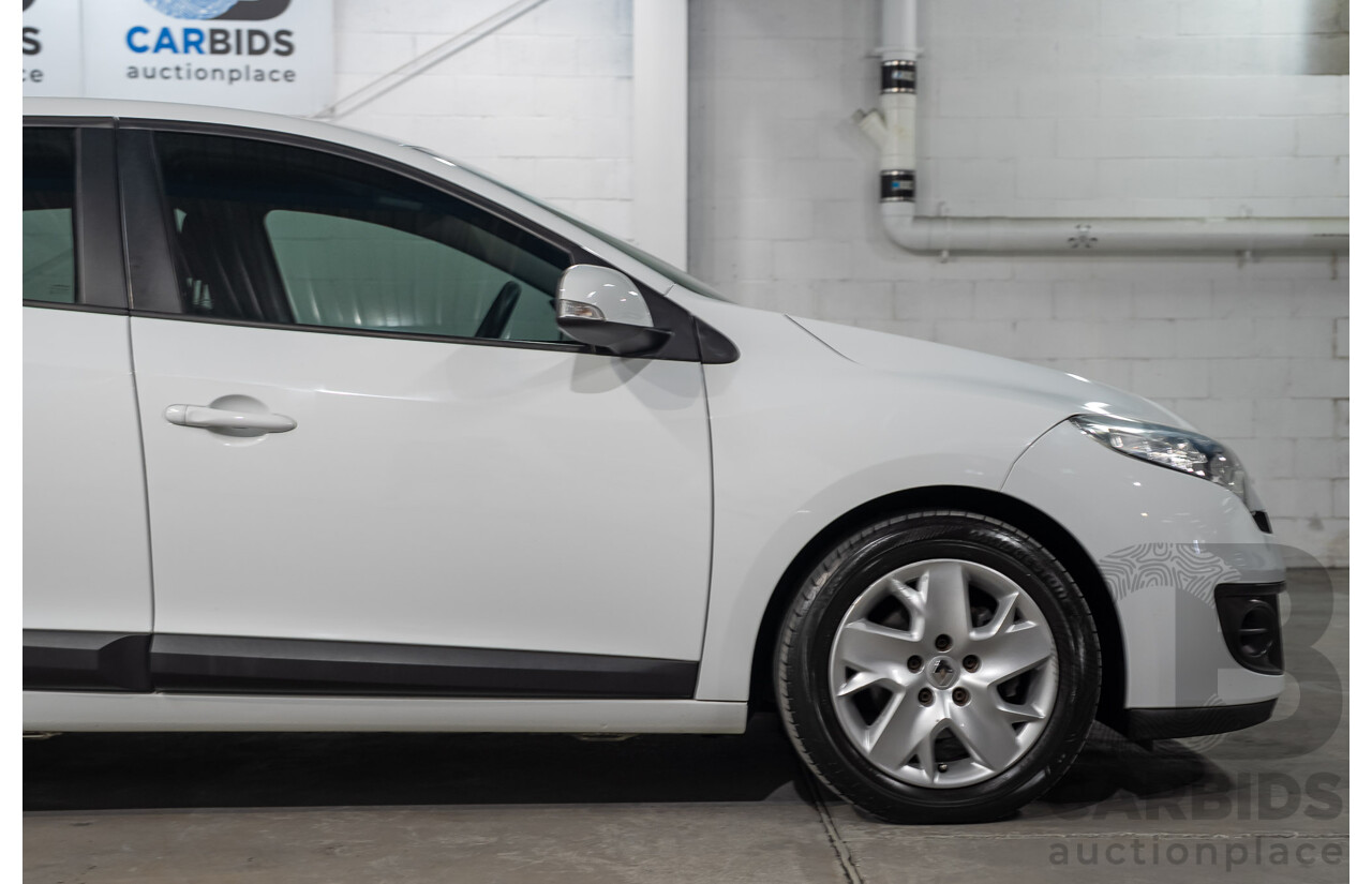 07/2013 Renault Megane Expression B95 5D Hatchback White 2.0L