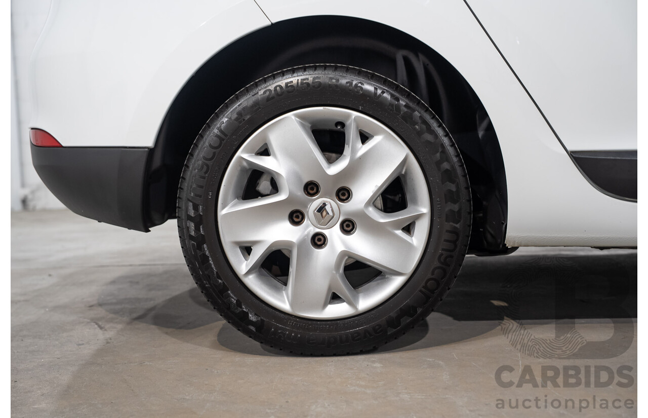 07/2013 Renault Megane Expression B95 5D Hatchback White 2.0L