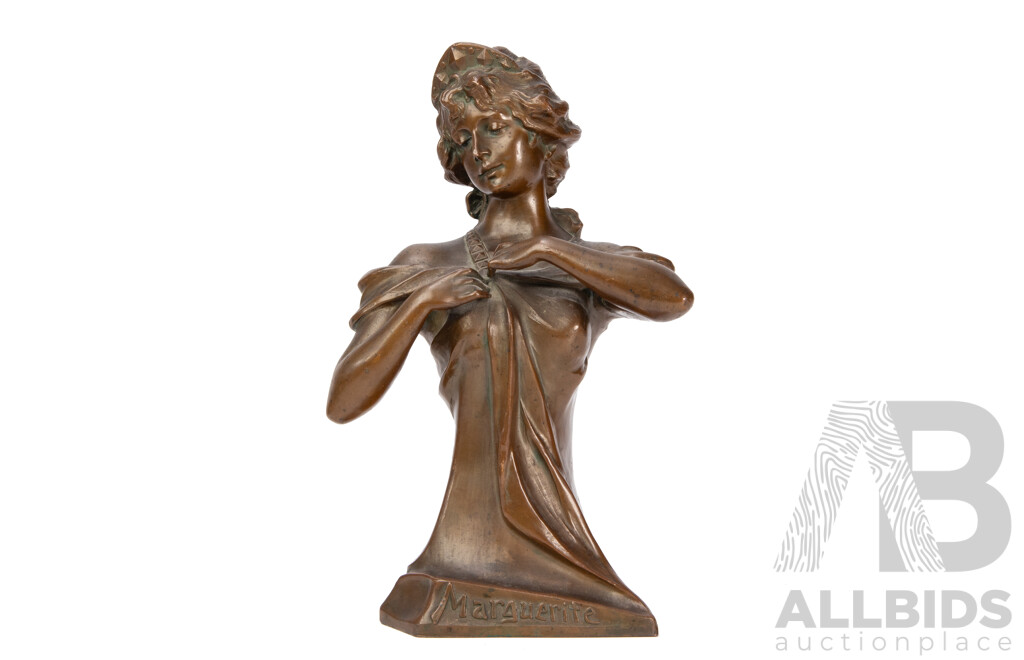 Good Reproduction Cast Bronze Figure of an Elegant Lady