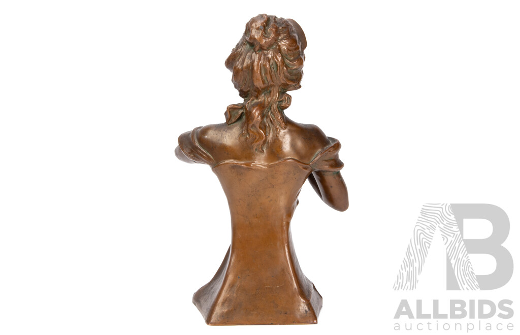 Good Reproduction Cast Bronze Figure of an Elegant Lady