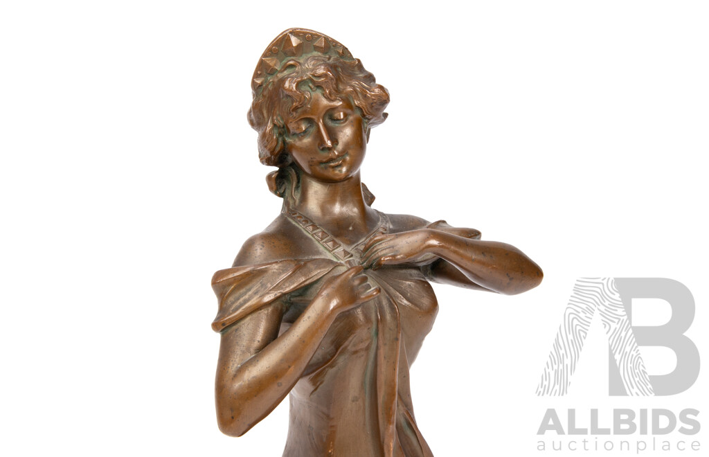 Good Reproduction Cast Bronze Figure of an Elegant Lady