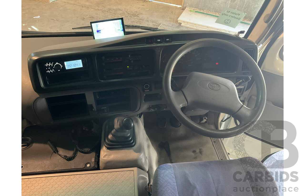 09/2008 Toyota Coaster Standard (LWB 4x2) XZB50R 07 Upgrade Bus White Turbo Diesel 4.0L - 21 Seater
