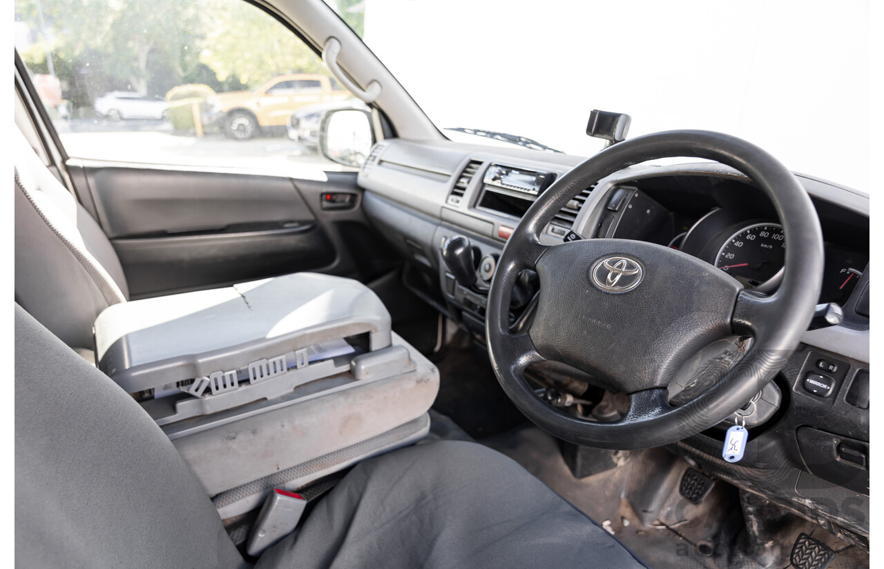 07/2009 Toyota Hiace LWB KDH201R MY07 4d Van White Turbo Diesel 3.0L